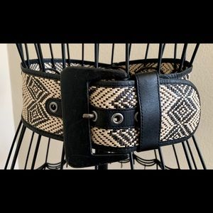 Banana Republic leather & paper belt